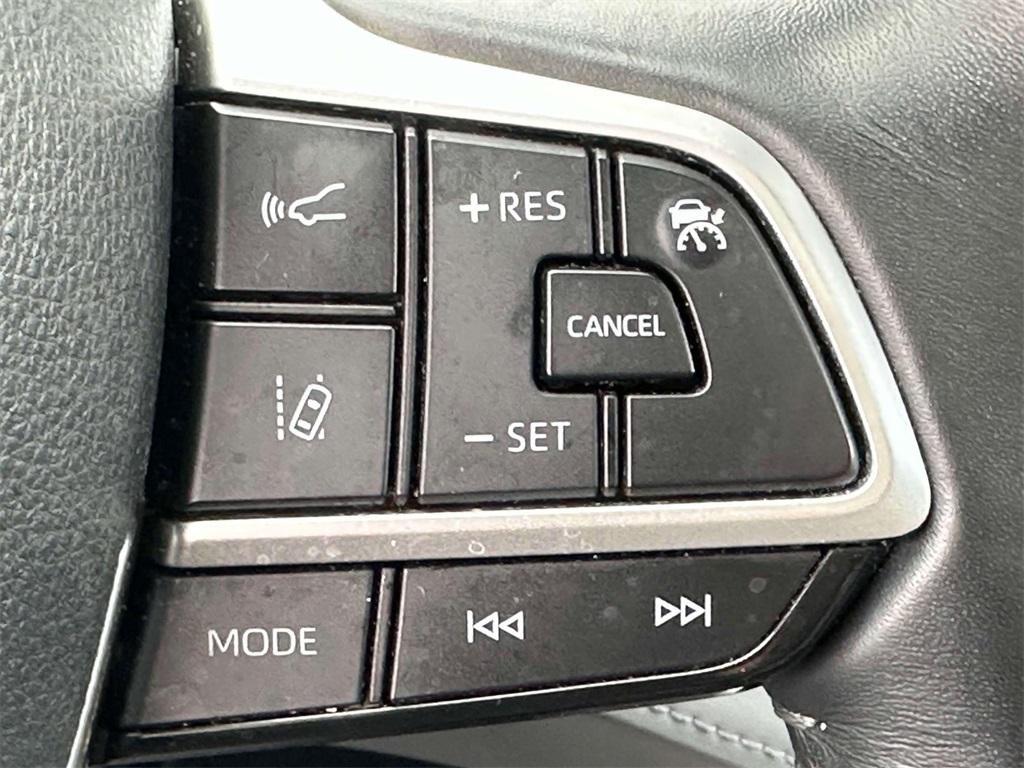 used 2022 Toyota Highlander car, priced at $33,997