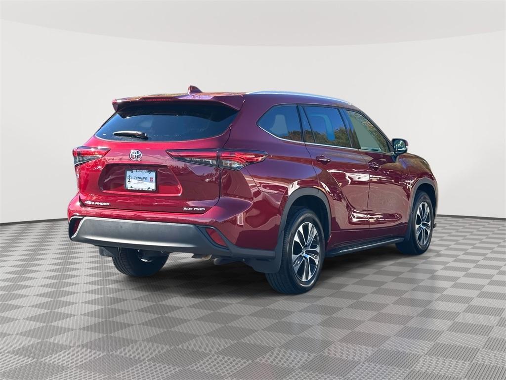used 2022 Toyota Highlander car, priced at $37,196