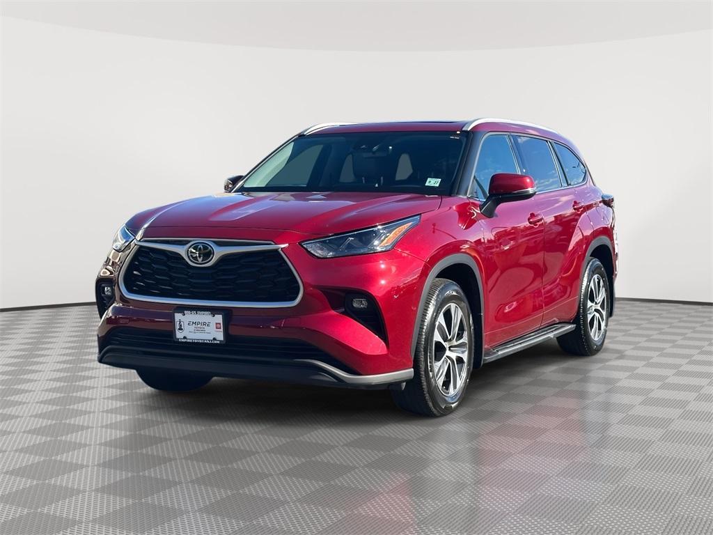 used 2022 Toyota Highlander car, priced at $37,196