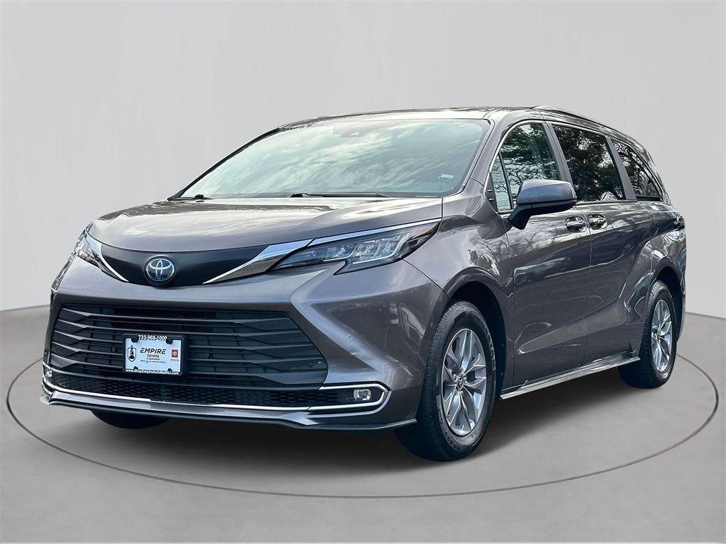 used 2023 Toyota Sienna car, priced at $39,325