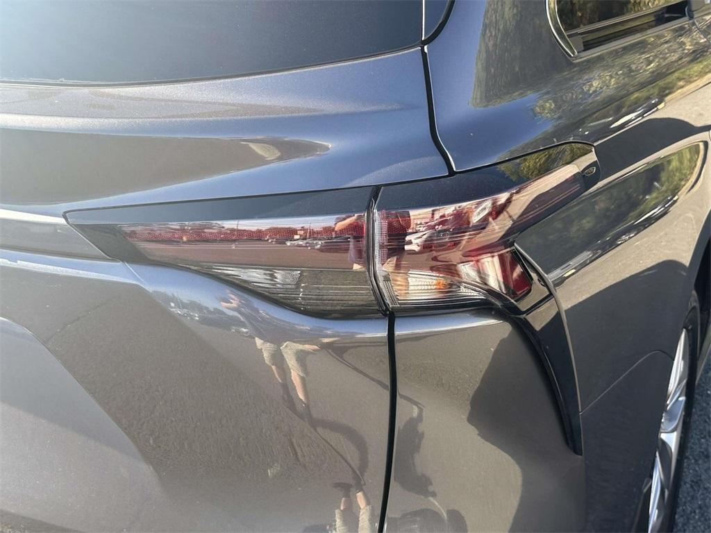 used 2025 Toyota Sienna car, priced at $45,437
