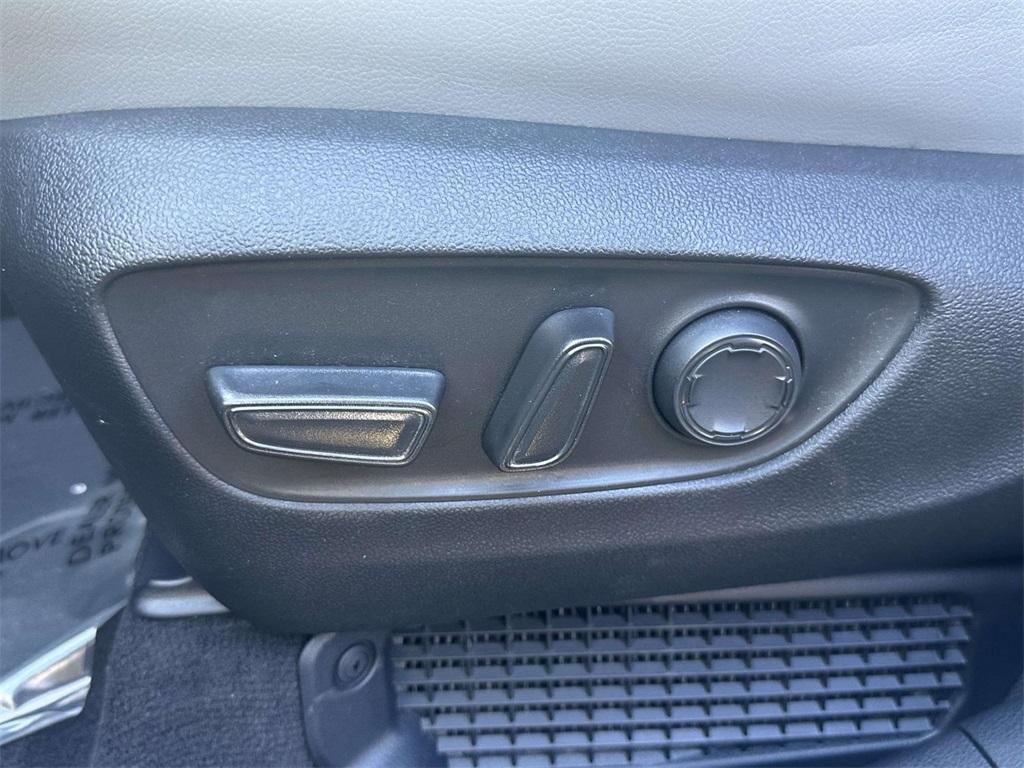 used 2025 Toyota Sienna car, priced at $45,437