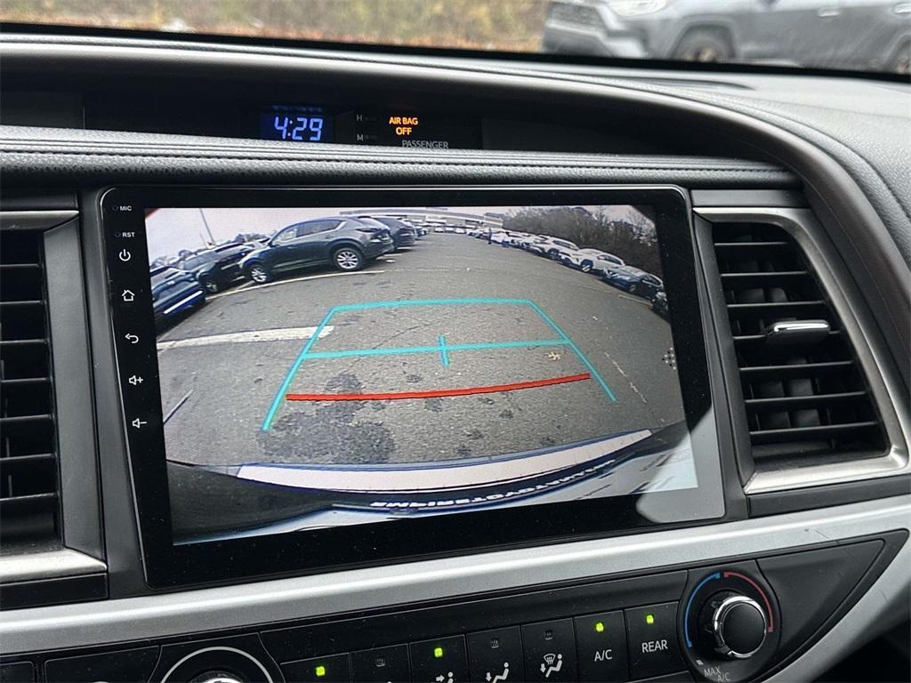 used 2019 Toyota Highlander car, priced at $15,921