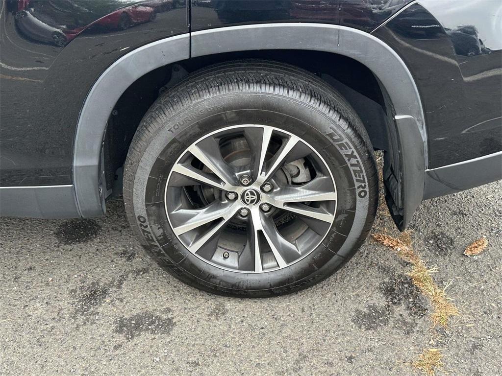 used 2019 Toyota Highlander car, priced at $15,921