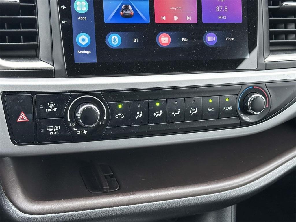 used 2019 Toyota Highlander car, priced at $15,921