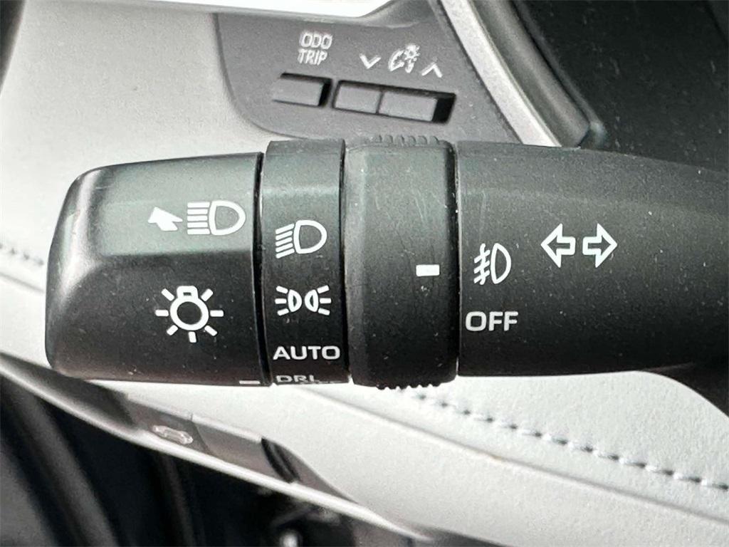 used 2022 Toyota Highlander car, priced at $37,750