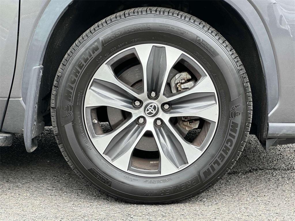 used 2022 Toyota Highlander car, priced at $37,750
