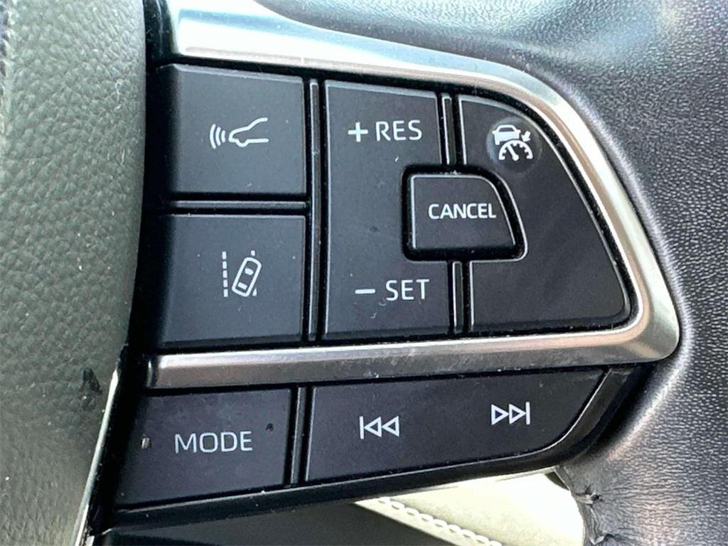 used 2020 Toyota Highlander car, priced at $23,850