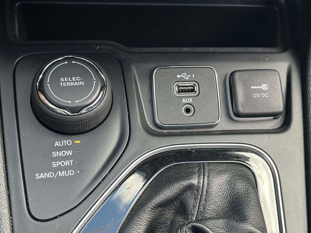 used 2019 Jeep Cherokee car, priced at $12,758