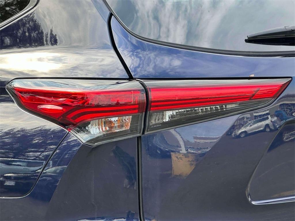 used 2023 Toyota Highlander car, priced at $35,884