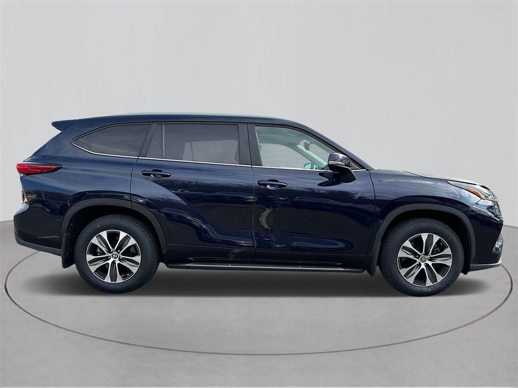 used 2023 Toyota Highlander car, priced at $35,884