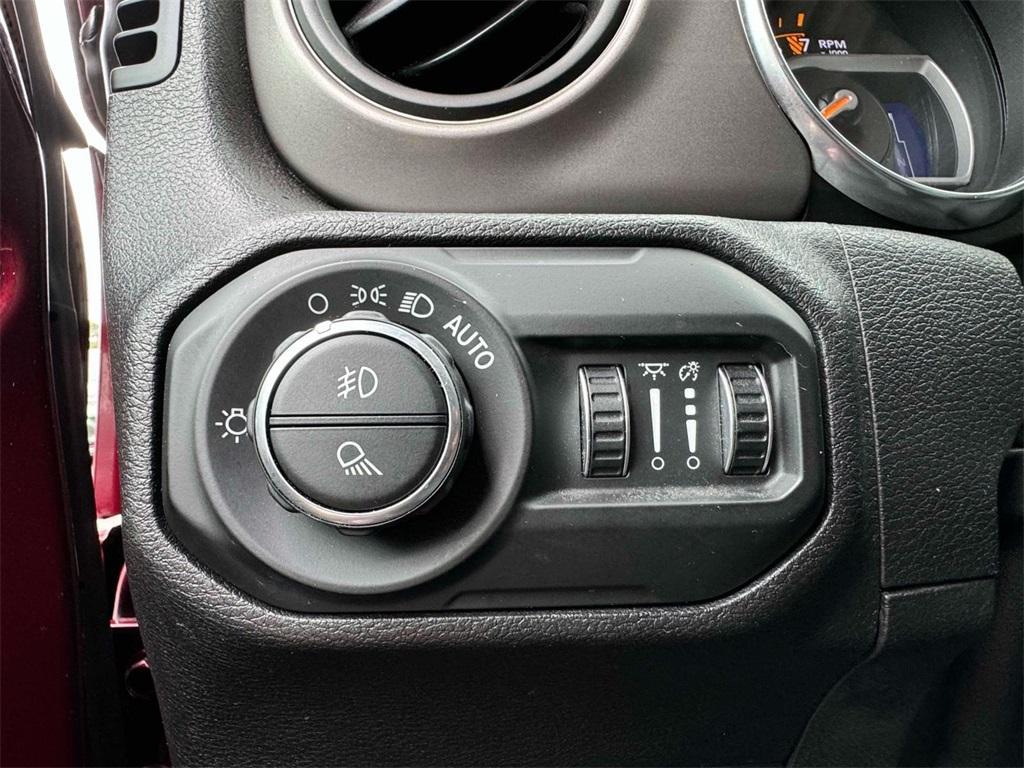 used 2021 Jeep Gladiator car, priced at $28,981