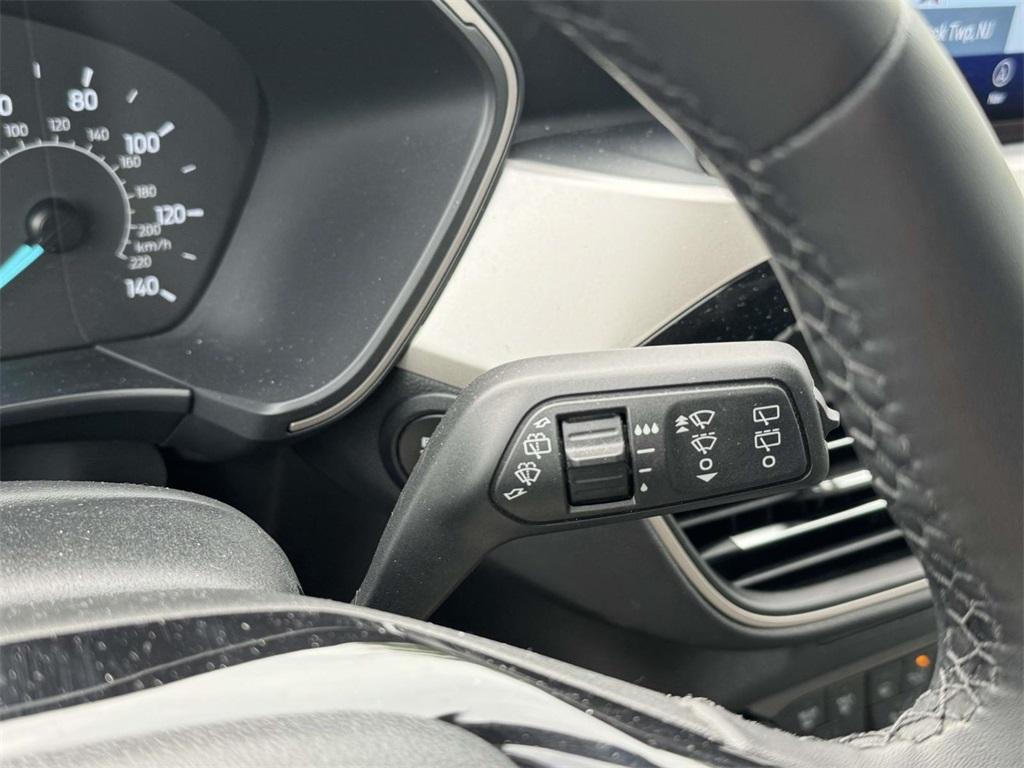 used 2022 Ford Escape car, priced at $22,484