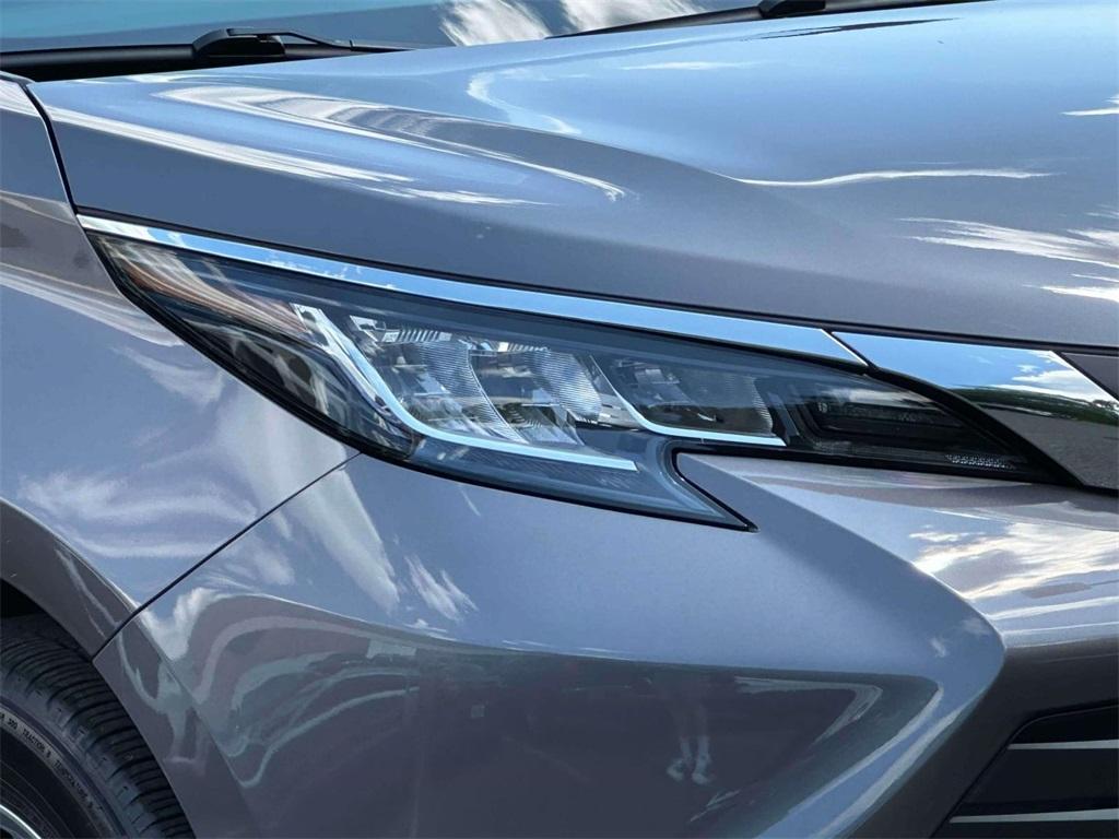 used 2021 Toyota Sienna car, priced at $39,064