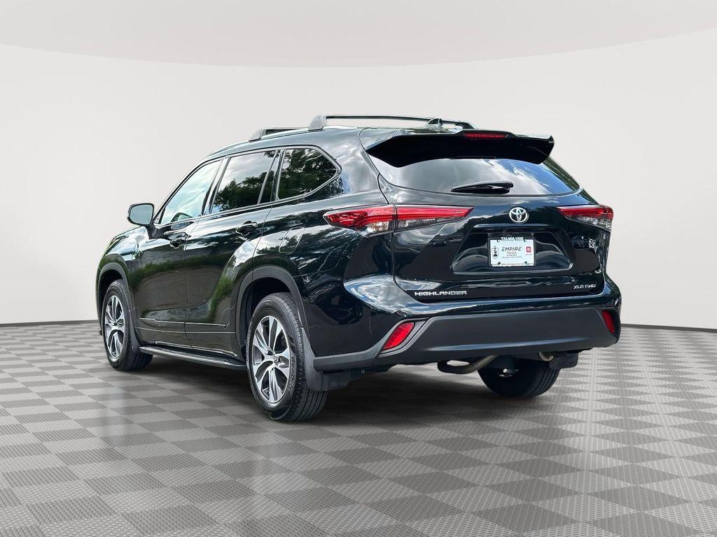 used 2022 Toyota Highlander car, priced at $34,499