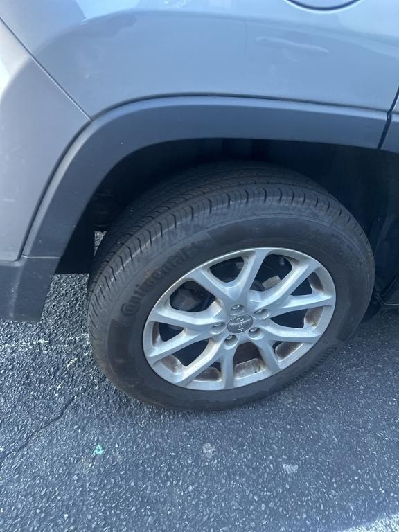 used 2016 Jeep Cherokee car, priced at $8,998