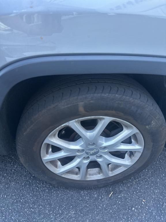 used 2016 Jeep Cherokee car, priced at $8,998
