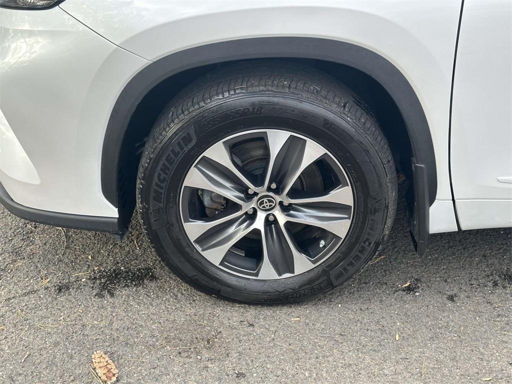 used 2023 Toyota Highlander car, priced at $34,969