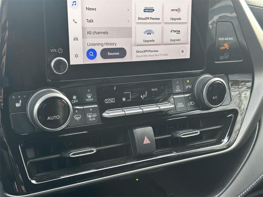 used 2023 Toyota Highlander car, priced at $34,969