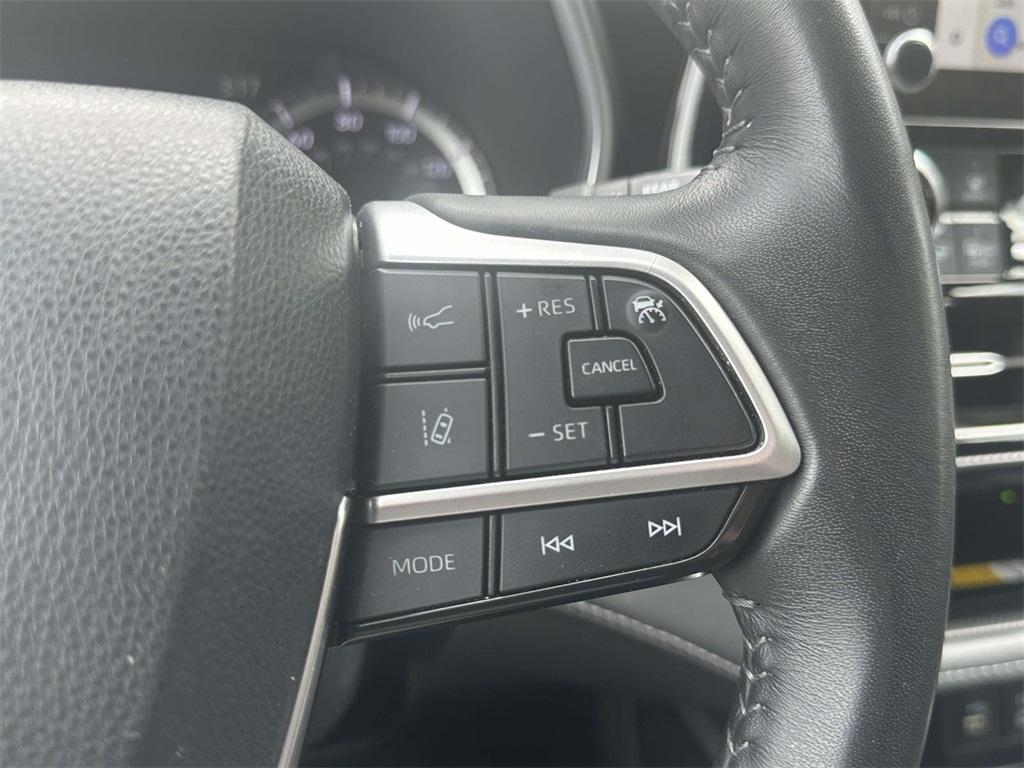 used 2024 Toyota Highlander car, priced at $42,239