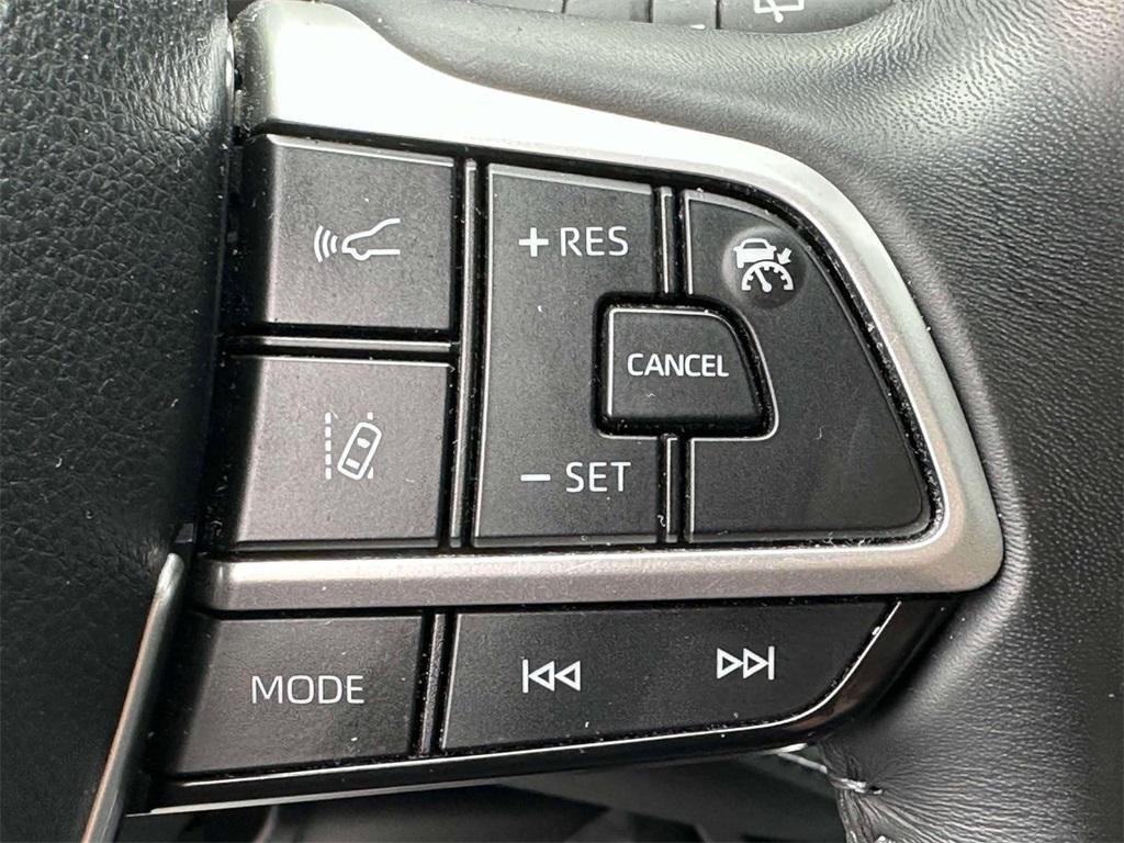 used 2022 Toyota Highlander car, priced at $32,199