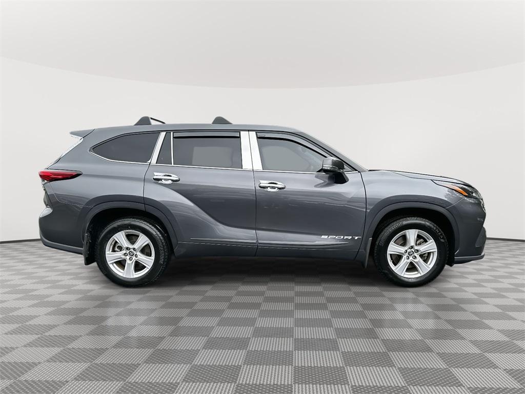 used 2022 Toyota Highlander car, priced at $32,199