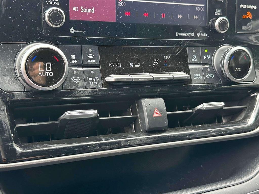 used 2022 Toyota Highlander car, priced at $32,199