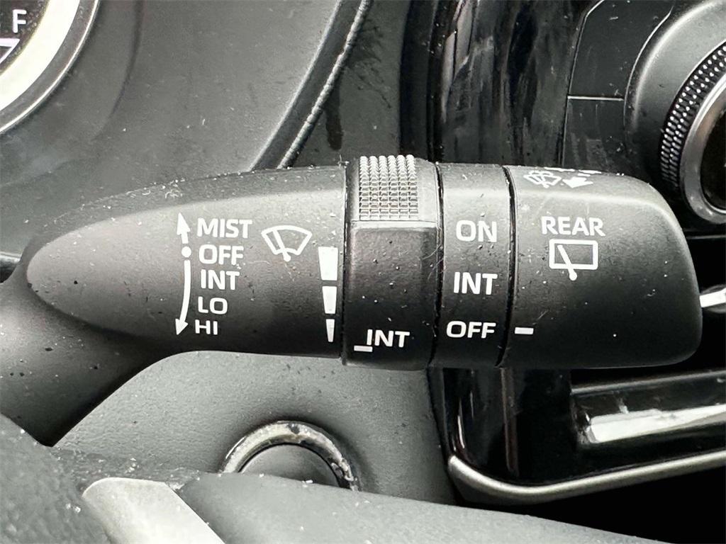 used 2022 Toyota Highlander car, priced at $32,199