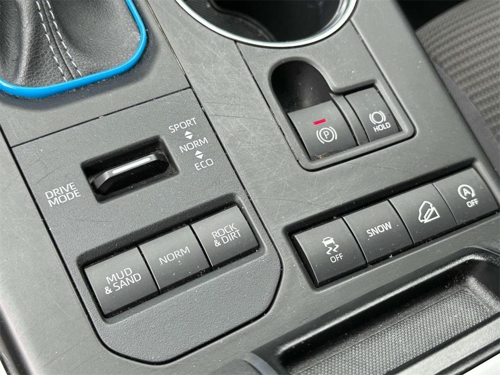 used 2022 Toyota Highlander car, priced at $32,199
