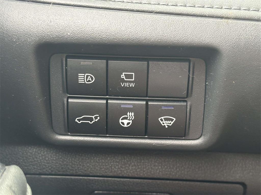 used 2022 Toyota Highlander car, priced at $32,680