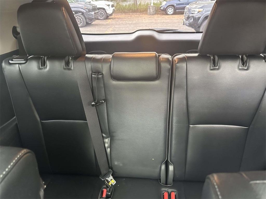 used 2022 Toyota Highlander car, priced at $32,680