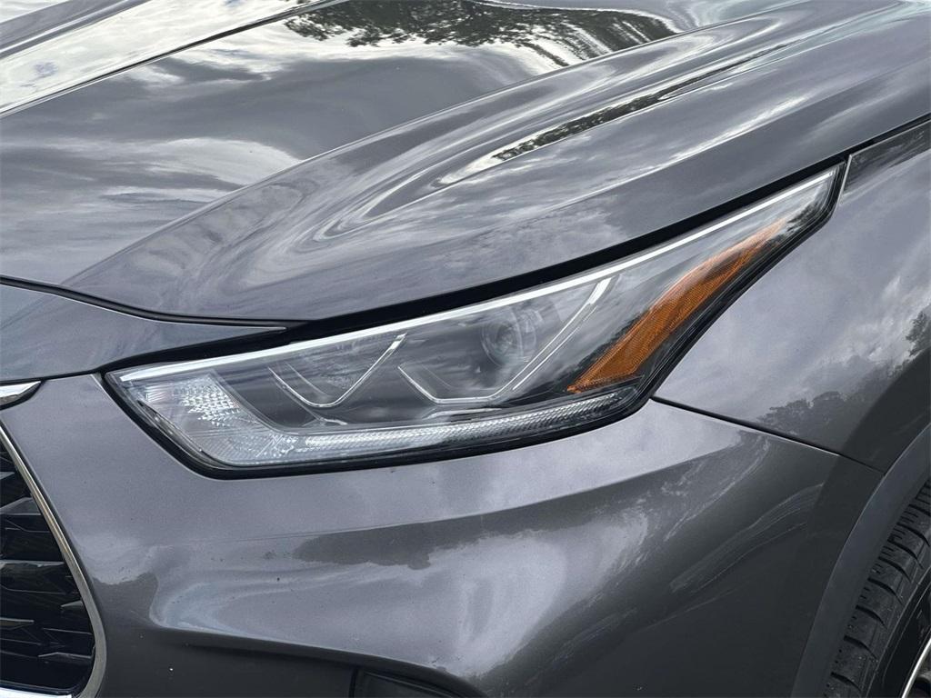 used 2022 Toyota Highlander car, priced at $32,680