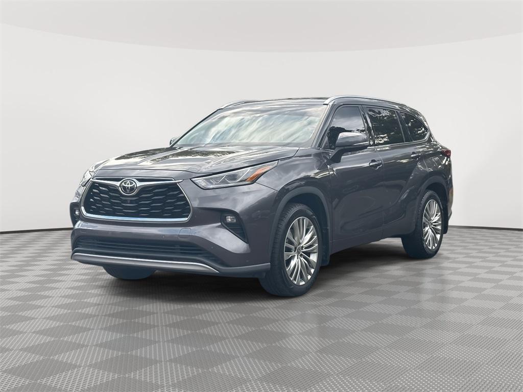 used 2022 Toyota Highlander car, priced at $32,680