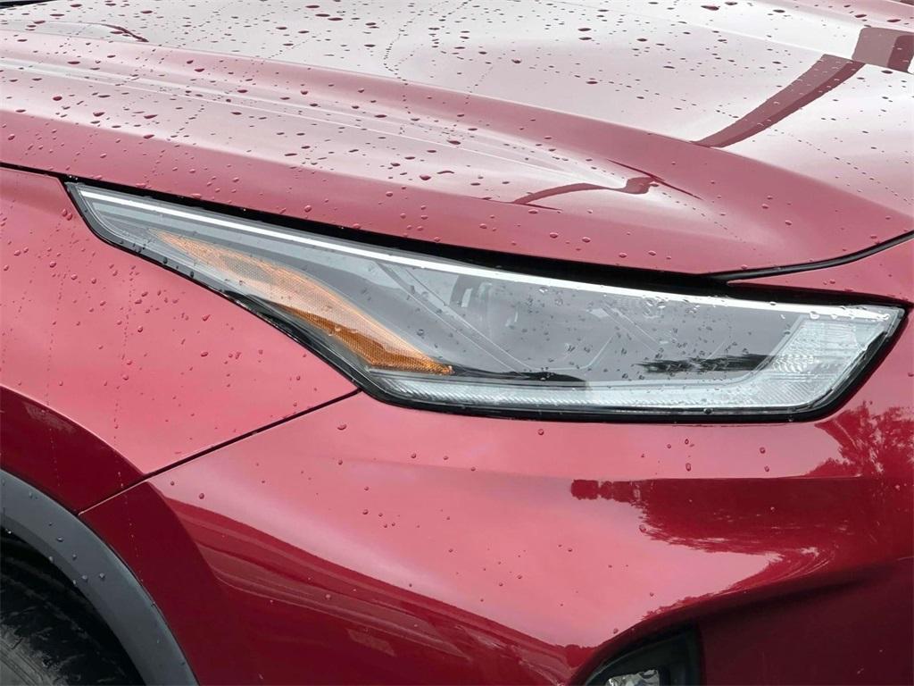 used 2021 Toyota Highlander car, priced at $35,850