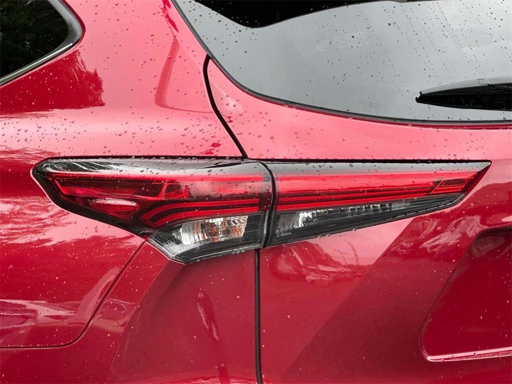 used 2021 Toyota Highlander car, priced at $35,850
