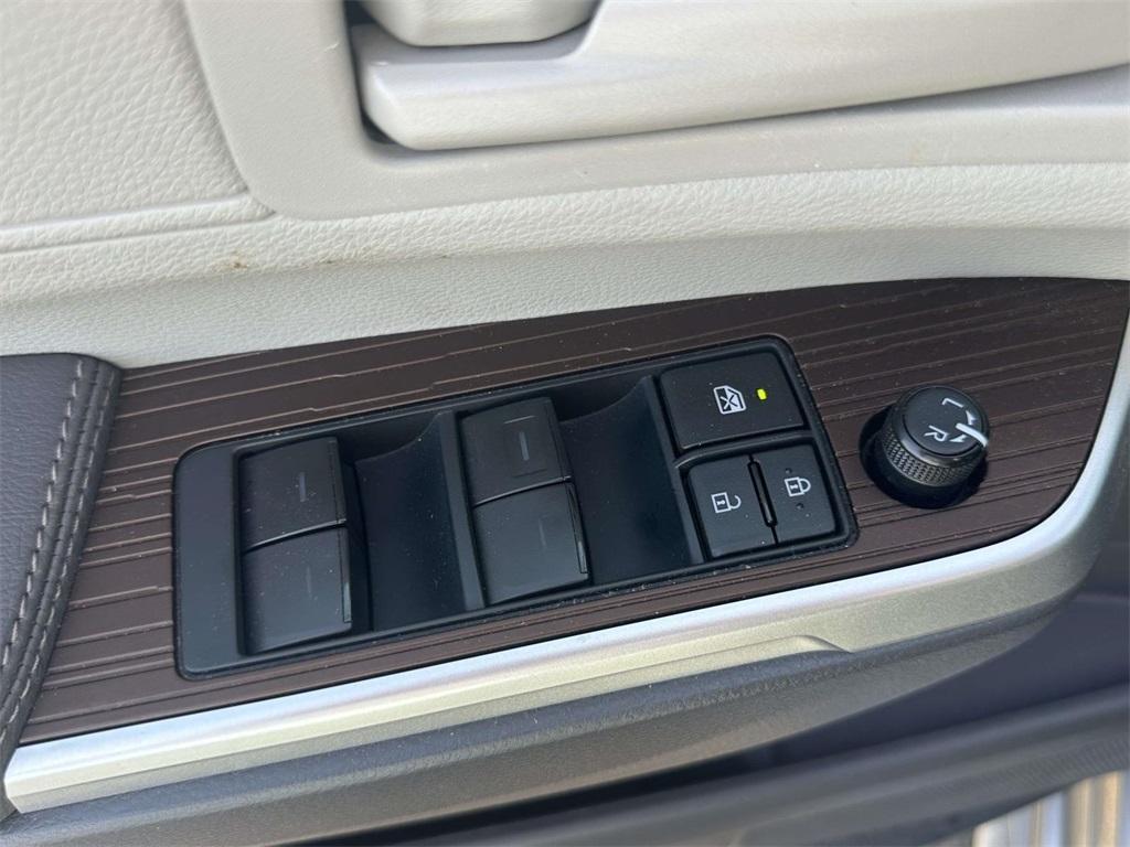 used 2022 Toyota Sienna car, priced at $36,720