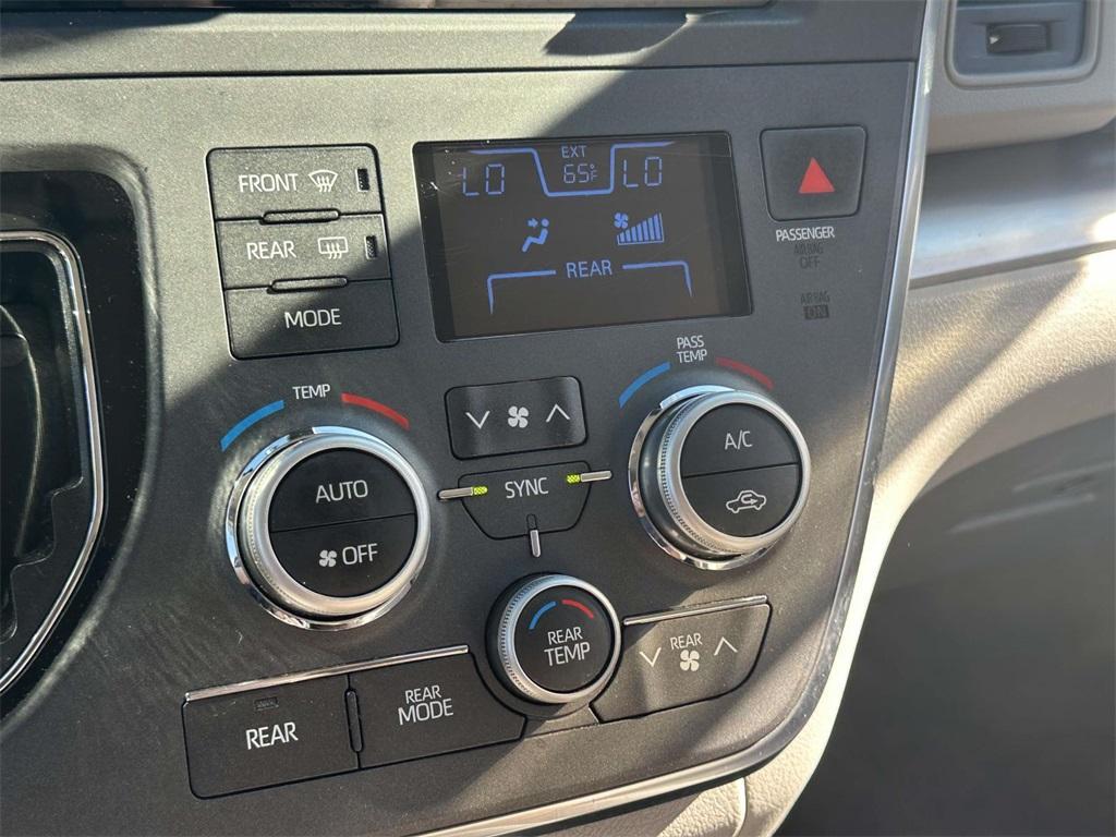 used 2018 Toyota Sienna car, priced at $21,290