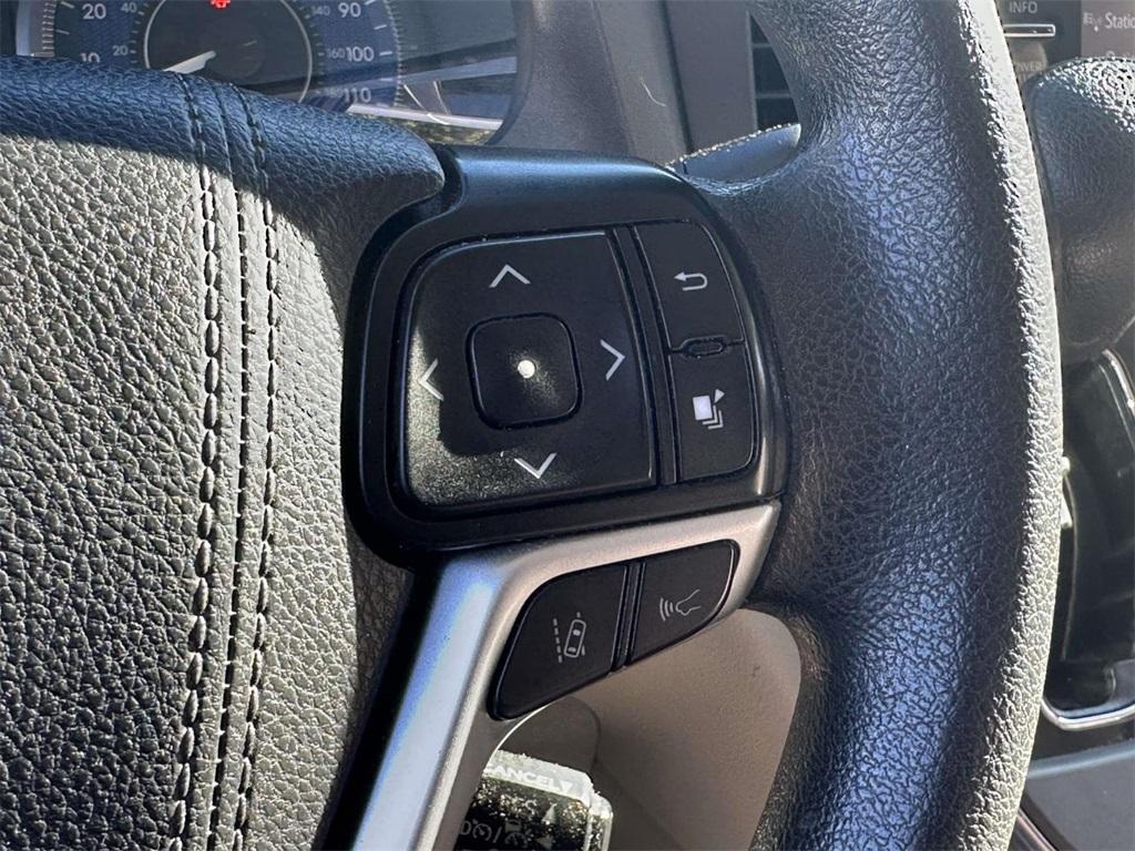 used 2018 Toyota Sienna car, priced at $21,290