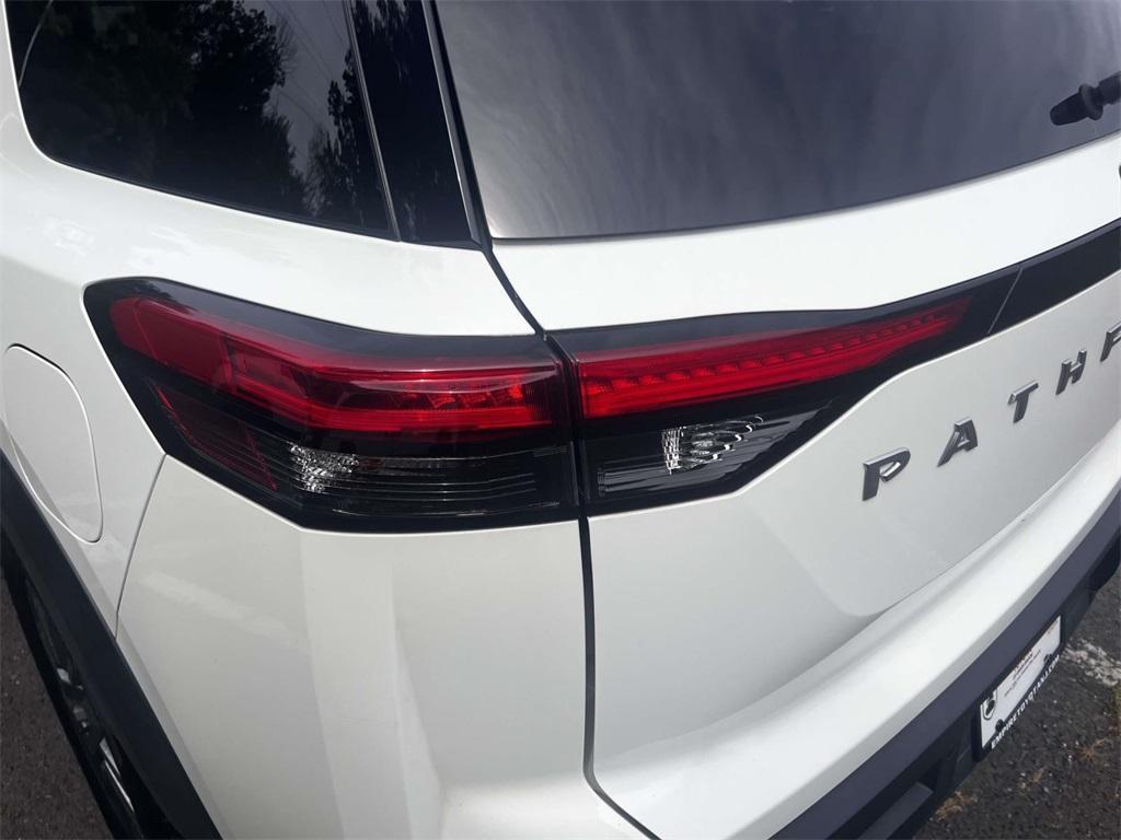 used 2022 Nissan Pathfinder car, priced at $24,995