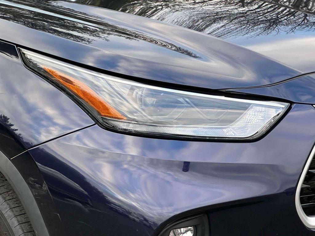 used 2022 Toyota Highlander car, priced at $34,131