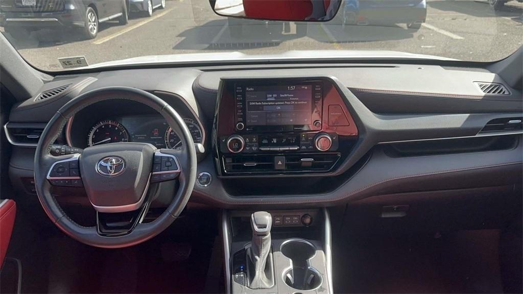 used 2022 Toyota Highlander car, priced at $37,110