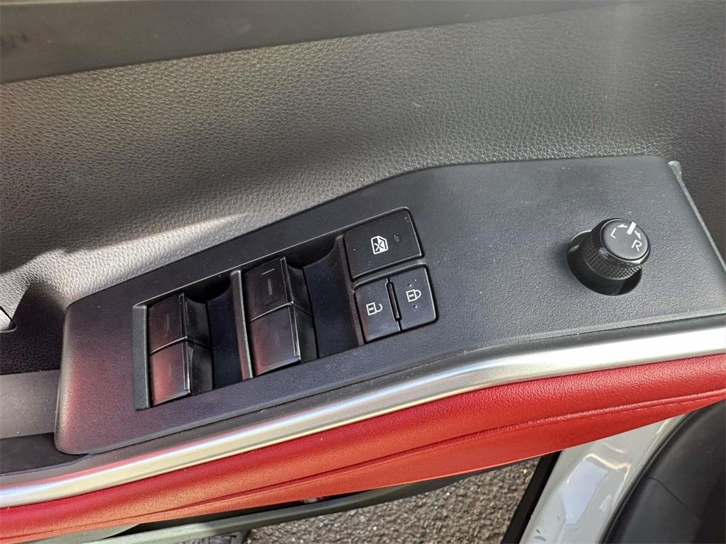 used 2022 Toyota Highlander car, priced at $37,110