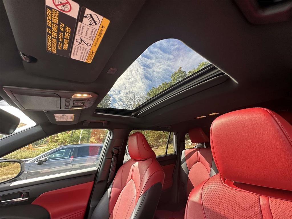 used 2022 Toyota Highlander car, priced at $37,110