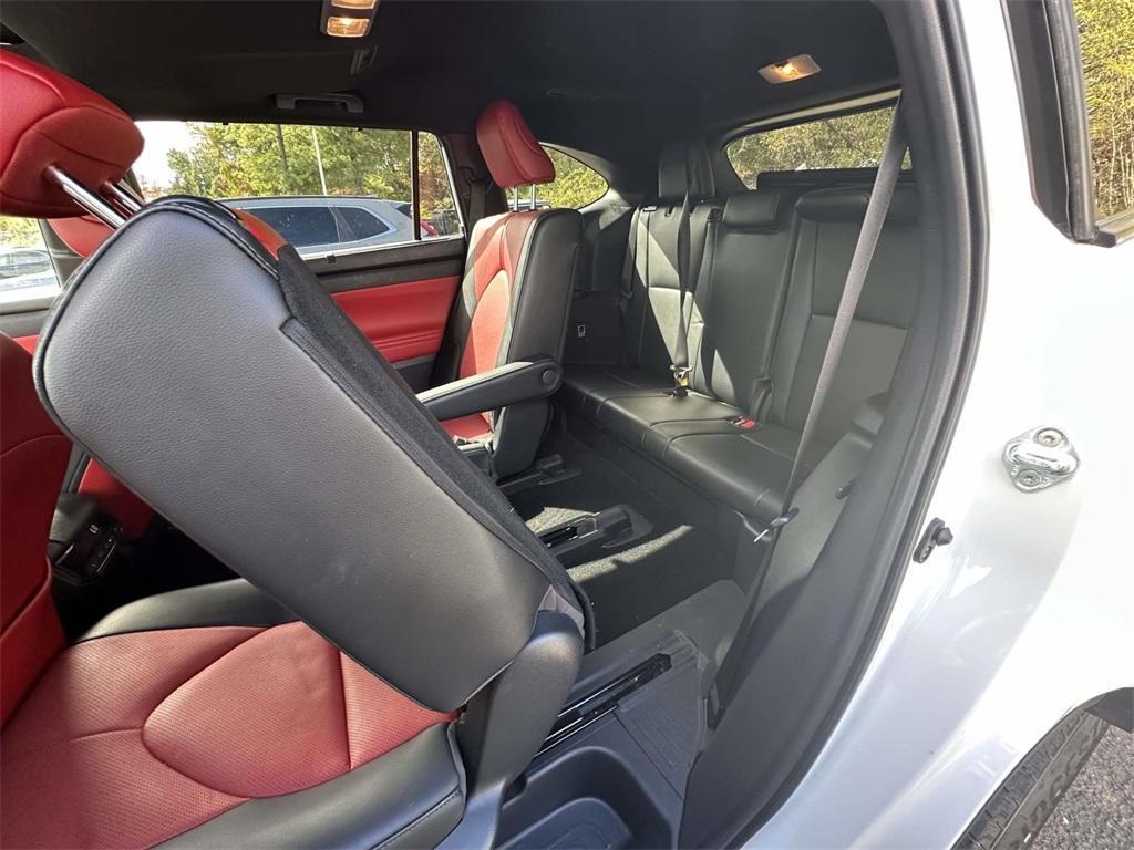 used 2022 Toyota Highlander car, priced at $37,110
