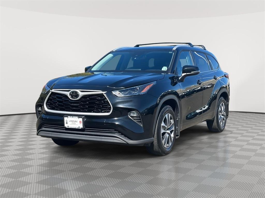 used 2024 Toyota Highlander car, priced at $35,975