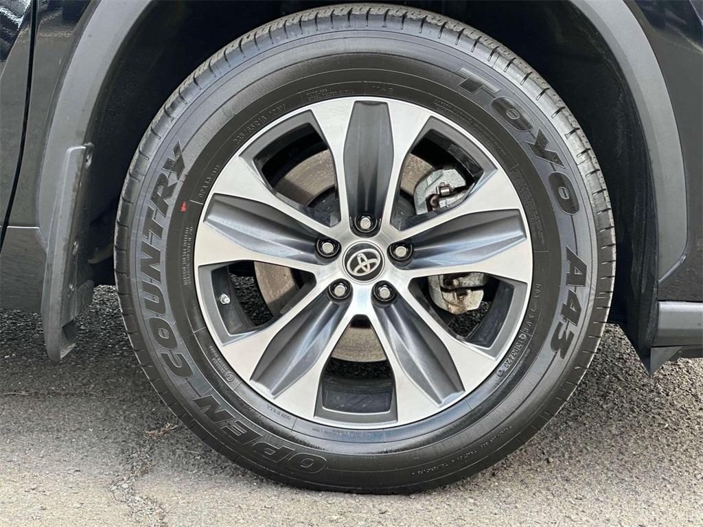 used 2024 Toyota Highlander car, priced at $35,975