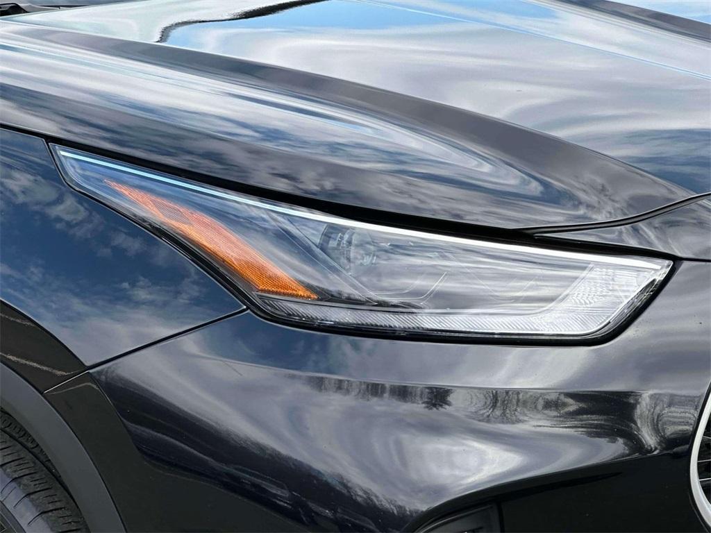 used 2024 Toyota Highlander car, priced at $35,975