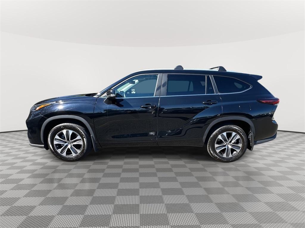 used 2024 Toyota Highlander car, priced at $35,975