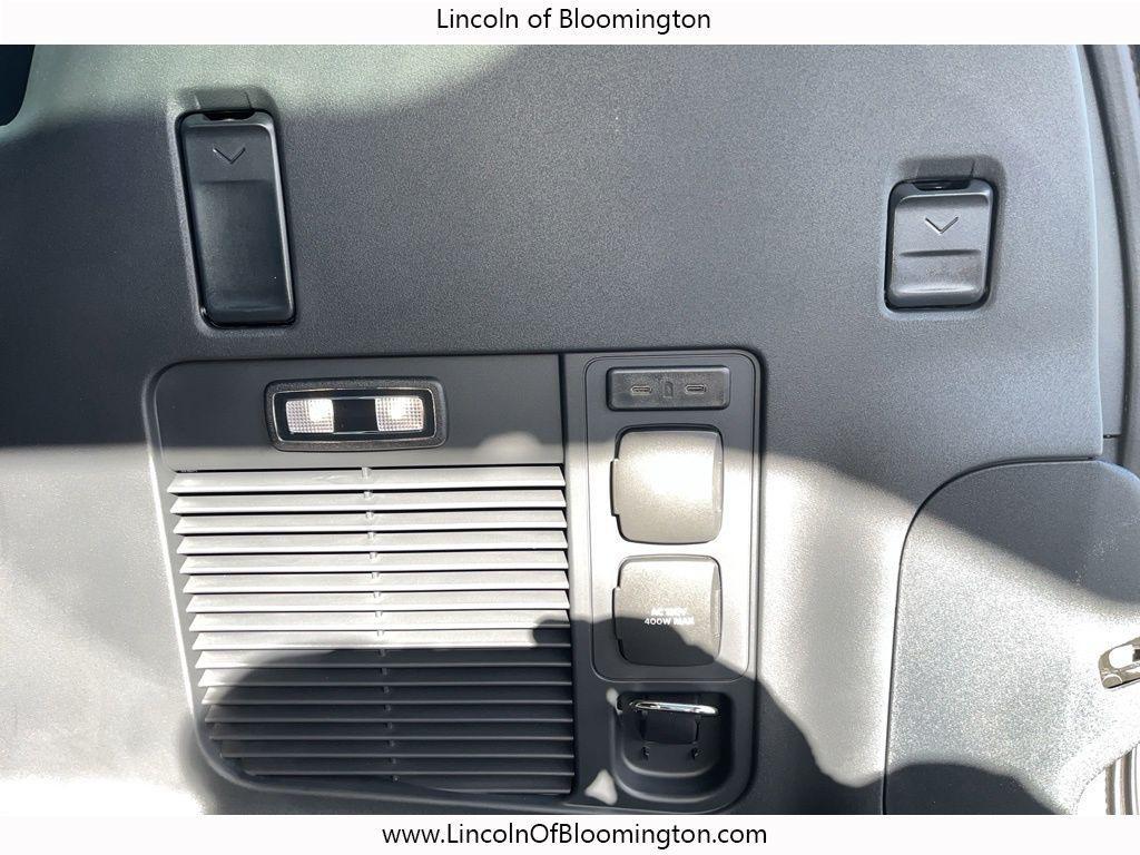 new 2025 Lincoln Navigator car, priced at $122,585