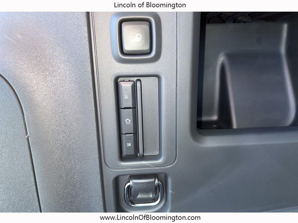 new 2025 Lincoln Navigator car, priced at $122,585